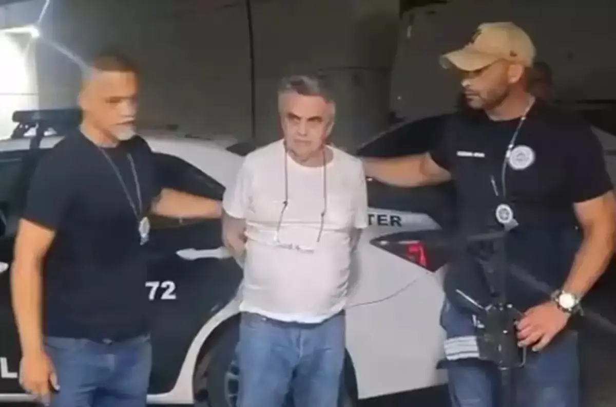 O ex-ator da Globo José Dumont foi preso pela Polícia Civil após condenação definitiva por estupro de vulnerável.
