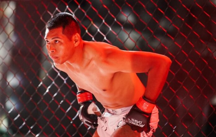 O lutador indígena Breno Vieira Sateré venceu no Invictus Fight Show (RS). Mesmo com a mão fraturada, o atleta do Amazonas brilhou na categoria peso-mosca.