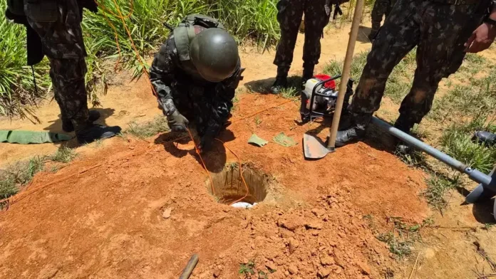 A Operação Catrimani II atingiu a marca de 80 pistas clandestinas destruídas na Terra Yanomami, revelando rotas de apoio logístico para a Venezuela.
