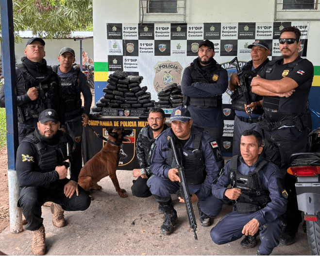 Polícia do Amazonas apreende 59 kg de maconha em Benjamin Constant.