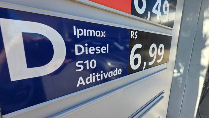 PF abre inquérito para apurar preços de combustíveis abusivos no país.