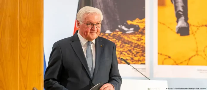 Frank-Walter Steinmeier afirma que a guerra no Irã viola o direito internacional e critica postura de Donald Trump em discurso em Berlim.