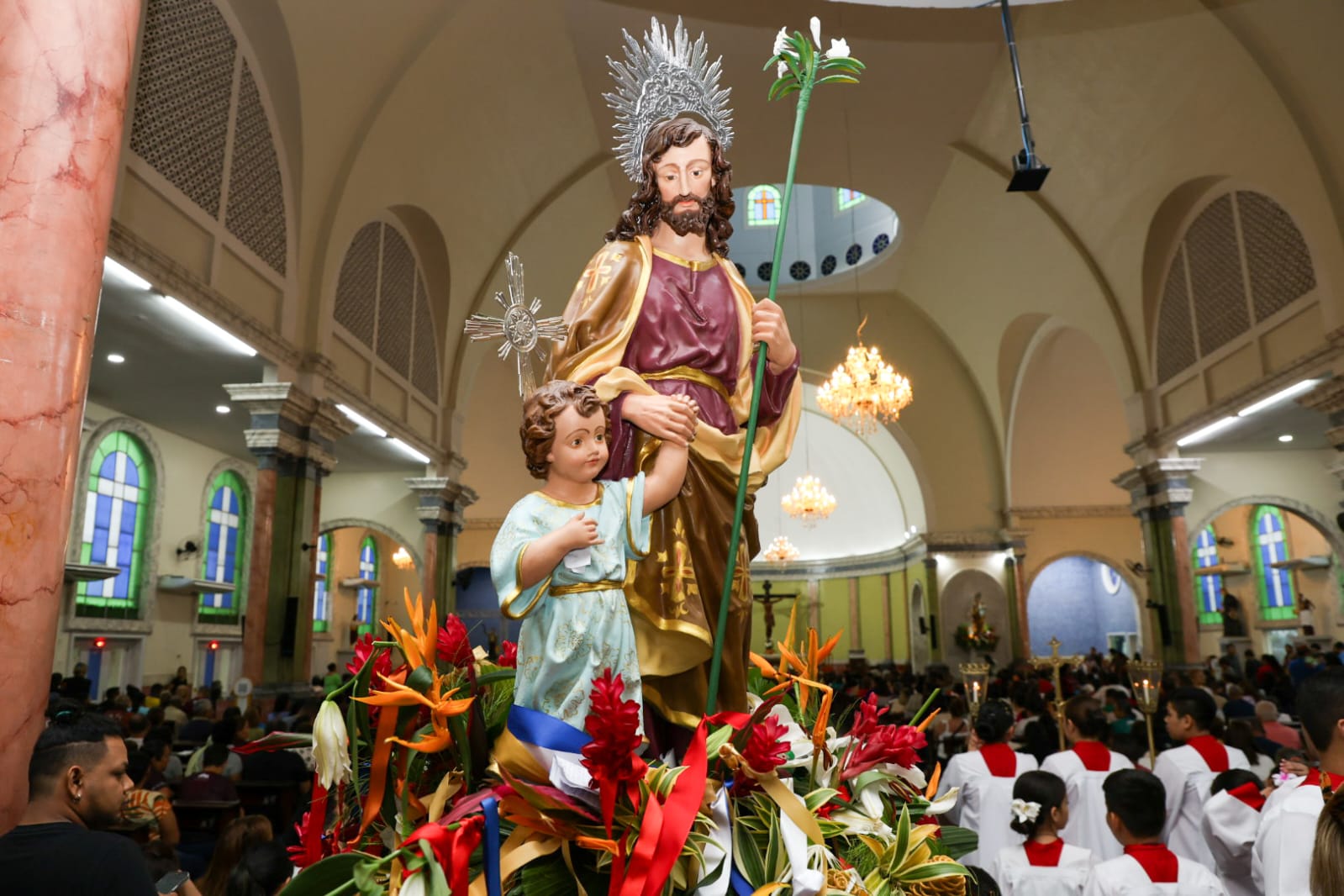 Confira as alterações no trânsito em Manaus para a Procissão de São José Operário na Praça 14. Saiba horários, percurso e programação religiosa do dia 19 de março.