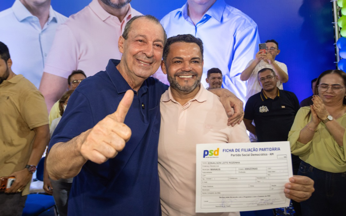 O deputado Rozenha oficializa filiação ao PSD em Manaus ao lado de Omar Aziz e Eduardo Braga, reforçando o projeto político para 2026