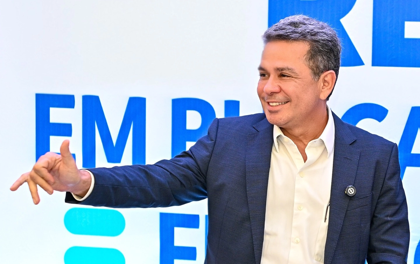 O vice-governador Tadeu de Souza confirmou sua pré-candidatura ao Governo do Amazonas em 2026, destacando apoio partidário e rompimento com David Almeida.