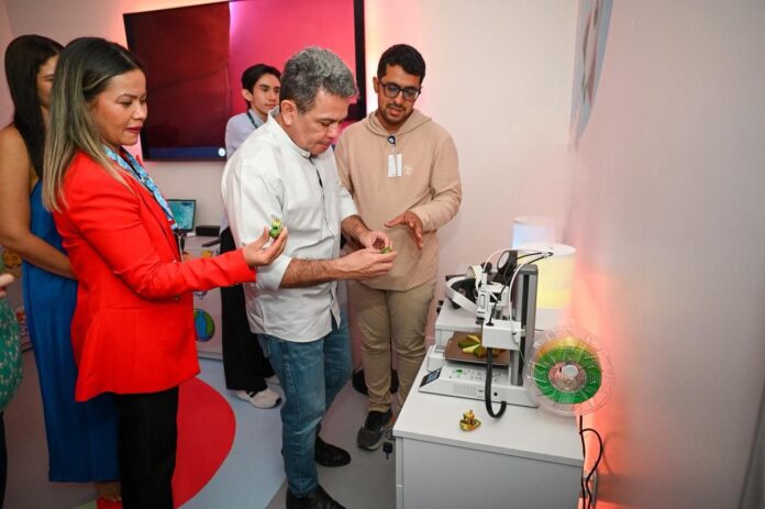 O vice-governador Tadeu de Souza acompanhou o início do atendimento no Caic TEA Dr. Afrânio Soares, nova unidade para crianças com autismo em Manaus.