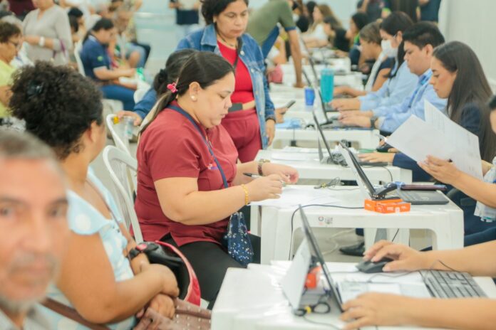 O feirão Negocia Manaus acontece de 3 a 6 de março no Shopping Phelippe Daou com descontos de até 95% em dívidas. Veja como garantir sua senha de atendimento.