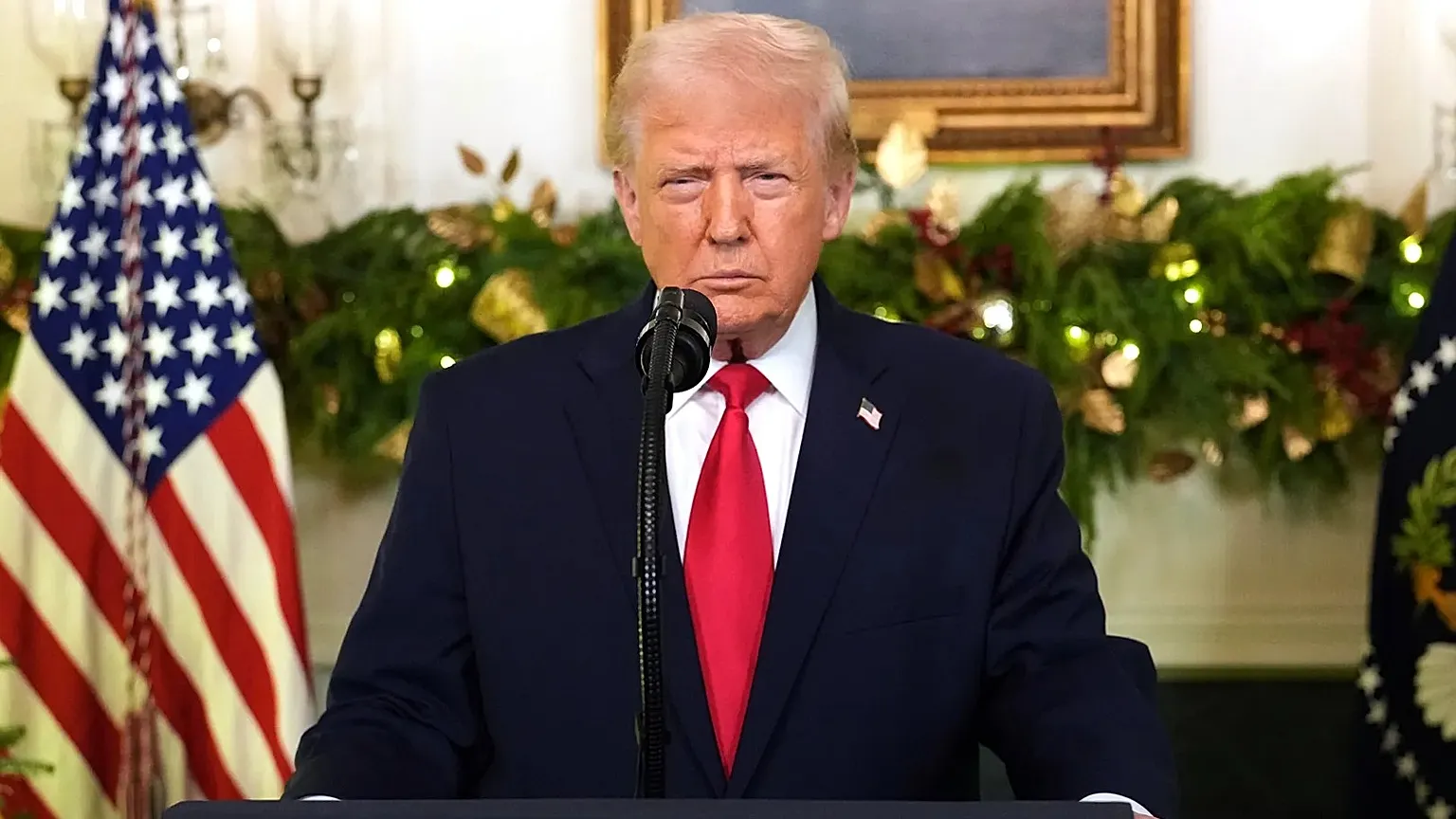 Donald Trump afirma que terá a honra de tomar Cuba e destaca a fragilidade do país.