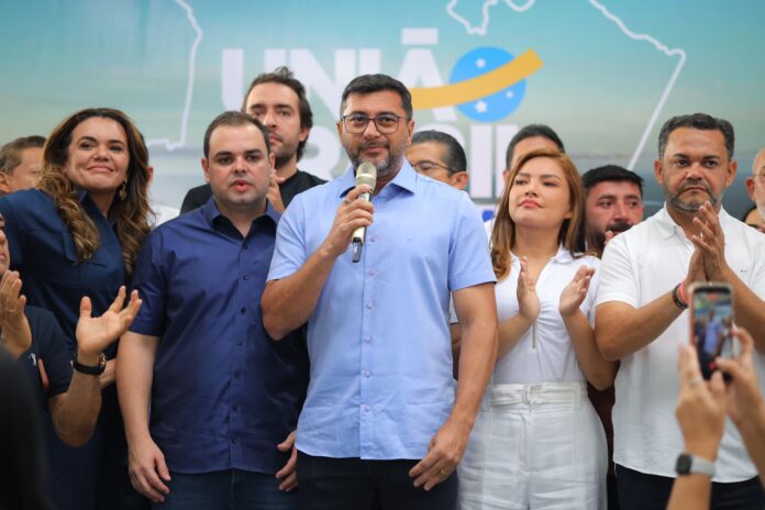 O governador Wilson Lima anunciou que não disputará o Senado. Confira os detalhes sobre a decisão de manter o mandato no Amazonas até janeiro de 2027.