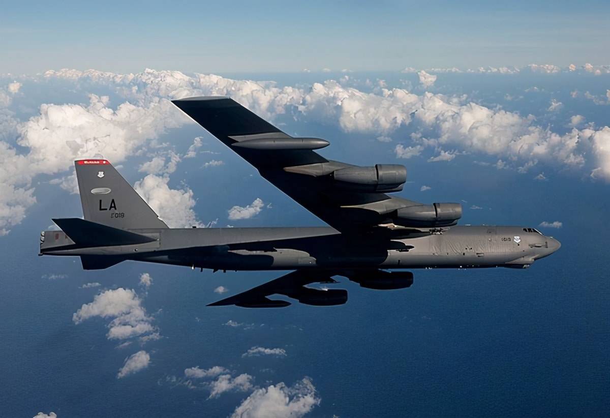 O Pentágono confirmou o uso de bombardeiros B-52 em missões sobre o Irã após a degradação das defesas locais.