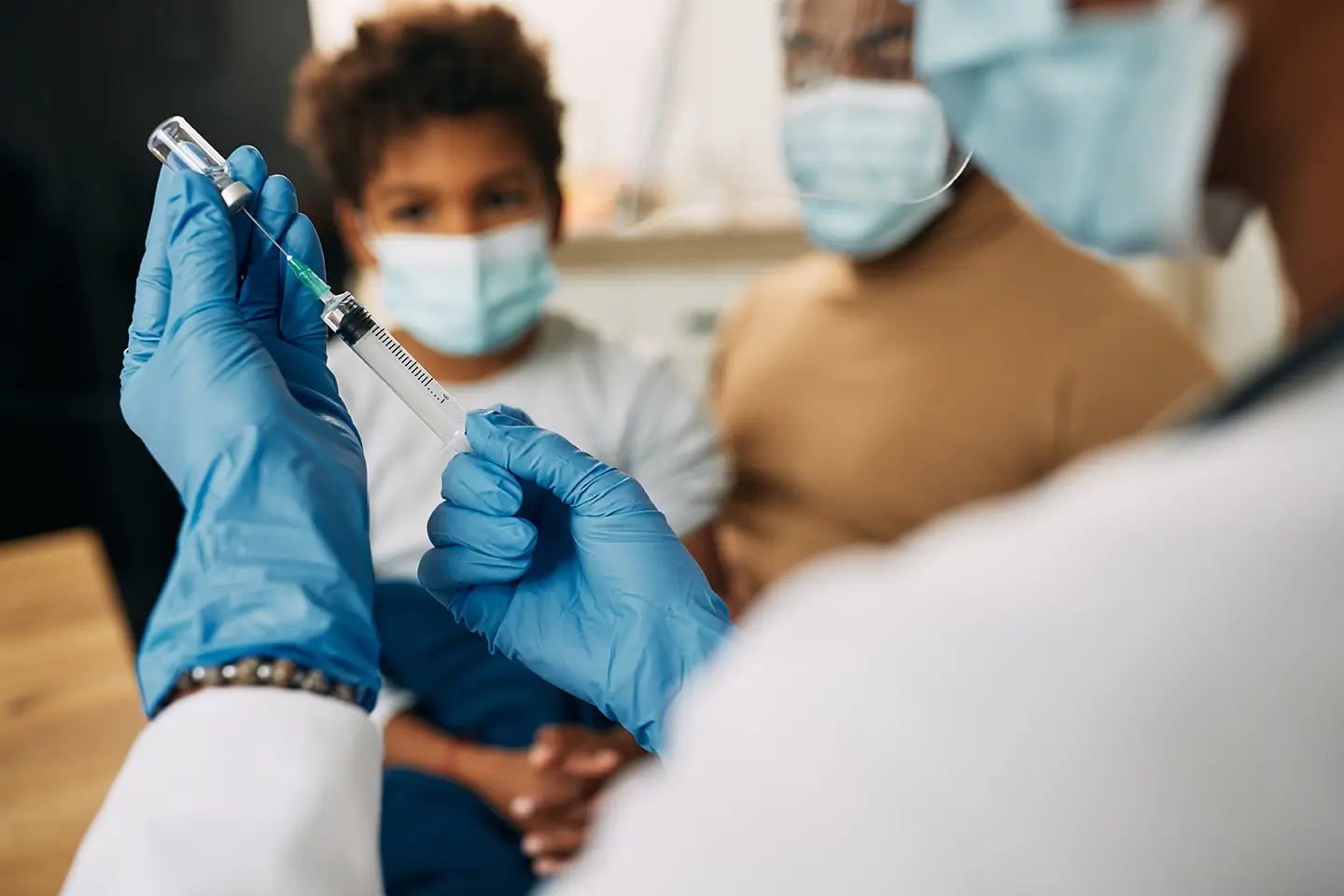 O Ministério da Saúde promove o Dia D de vacinação contra gripe neste sábado.