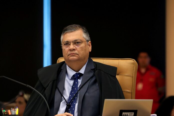 Flávio Dino decide pelo fim da aposentadoria compulsória como punição para juízes.