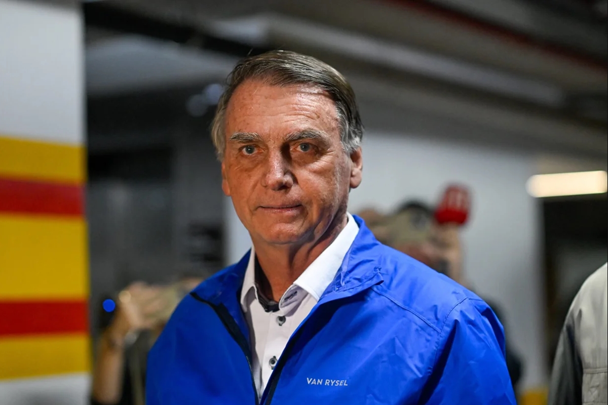 A defesa de Jair Bolsonaro apresentou novo pedido de prisão domiciliar ao STF