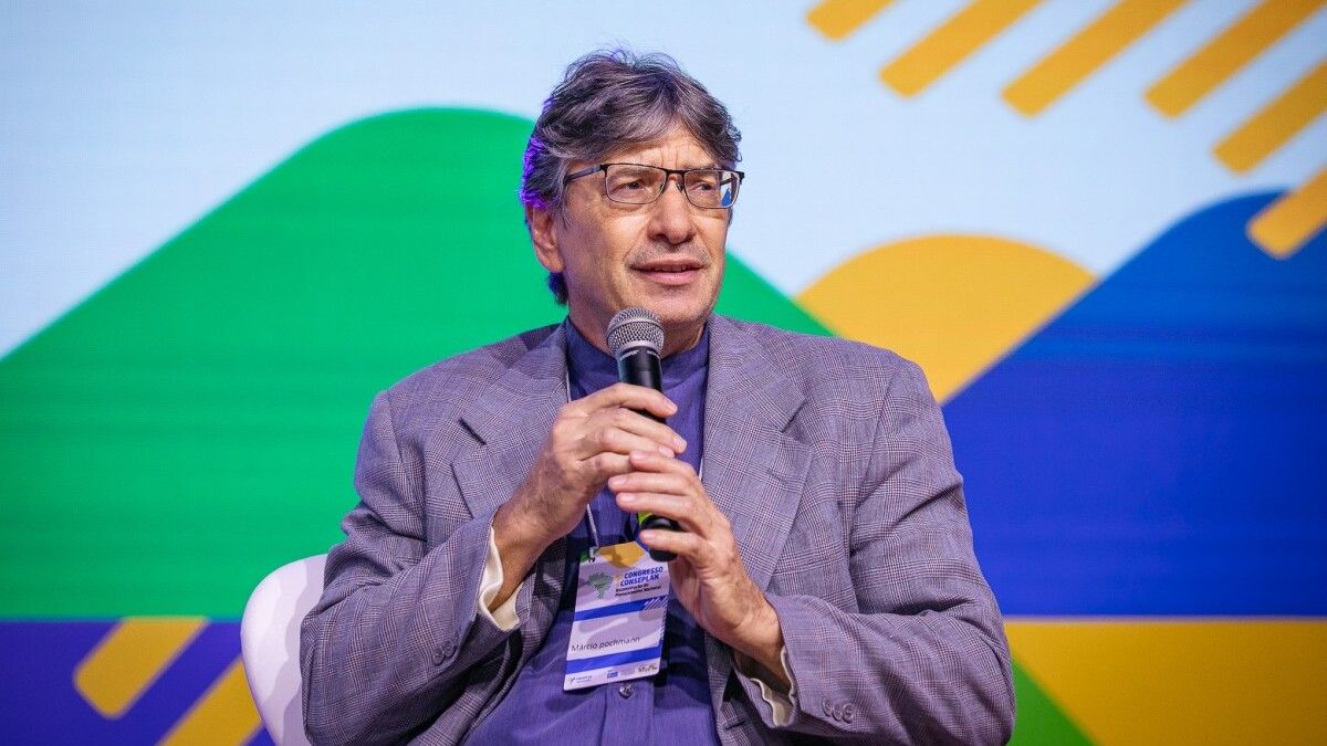 O MP junto ao TCU solicitou o afastamento de Márcio Pochmann do IBGE por suspeitas de irregularidades na gestão e criação de fundação privada paralela.