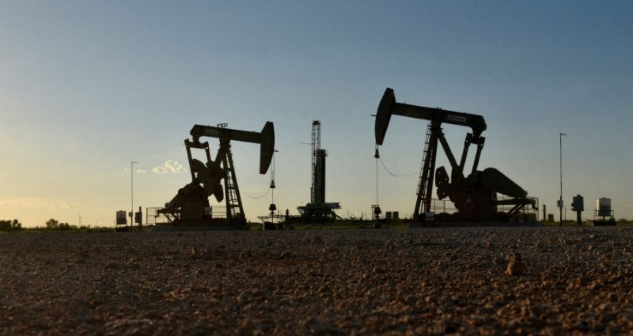 O preço do petróleo subiu quase 14% após ataques no Oriente Médio.
