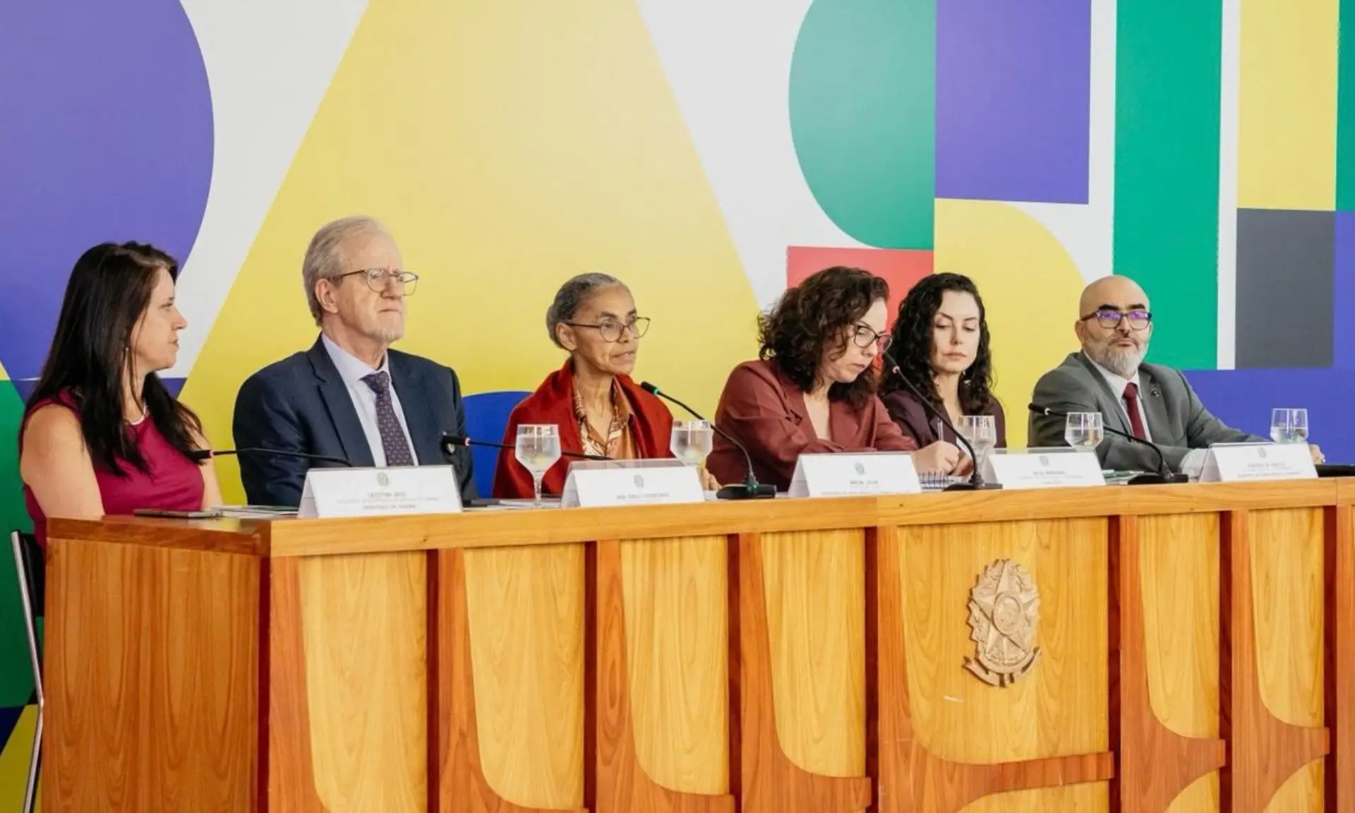 O Governo lançou o Plano Clima, principal guia para o Brasil reduzir emissões e enfrentar a crise climática até 2035 com foco em justiça e sustentabilidade.