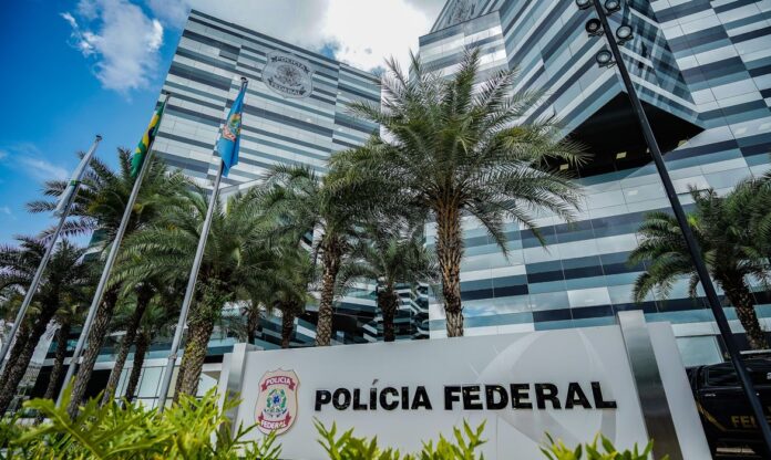 O governo autorizou a nomeação de mil aprovados no concurso da PF de 2021.