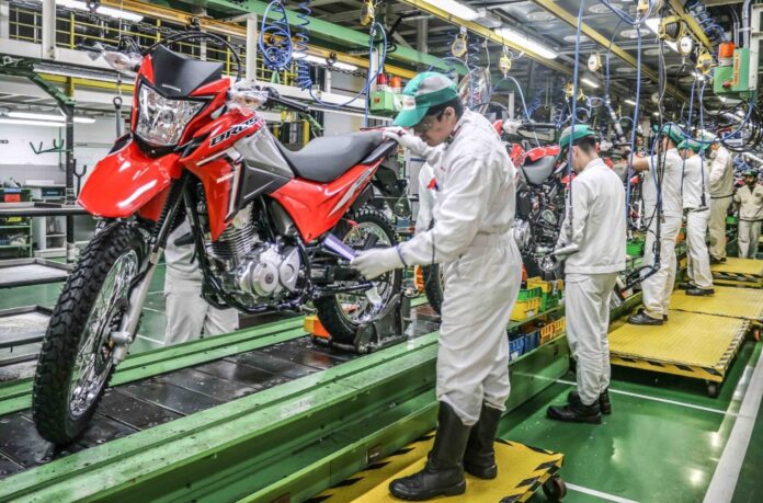 Comércio do Amazonas movimenta US$ 1,55 bilhão em março