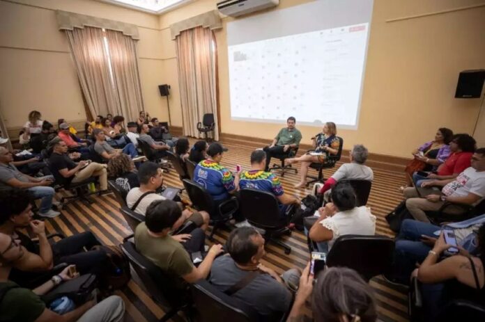 Amazonas investe R$ 20,4 milhões na Lei Aldir Blanc e contempla 325 projetos culturais com foco em descentralização e redes culturais.