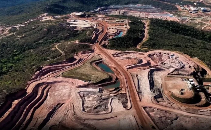 EUA compram mineradora de terras raras no Brasil por US$ 2,8 bi e fortalecem cadeia global fora da Ásia.