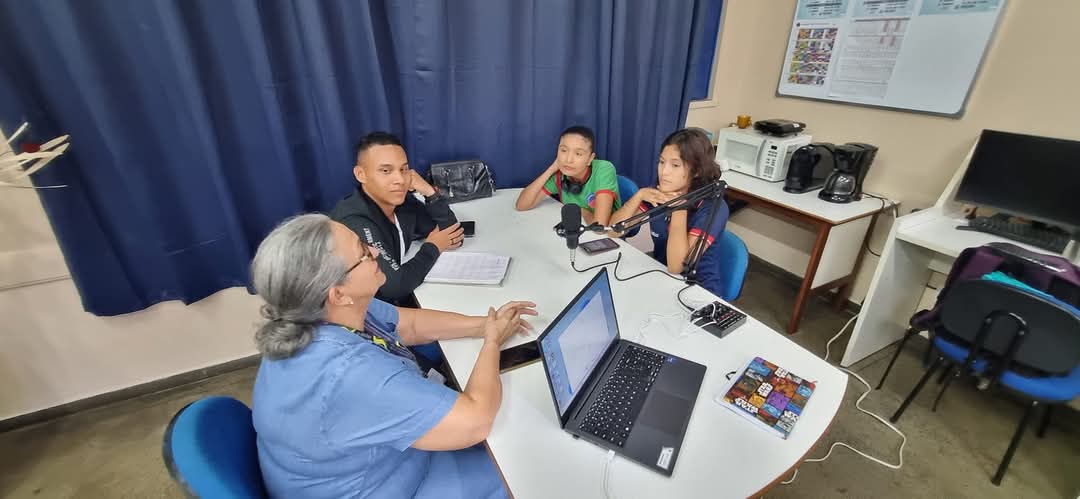 Alunos de Manaus criam podcasts de Química com apoio da Fapeam.