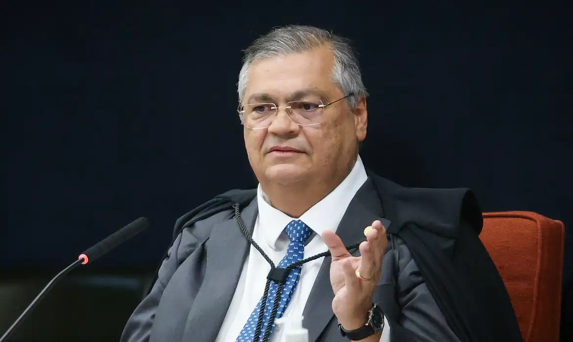 O ministro Flávio Dino determinou ofensiva contra o crime organizado na Amazônia.