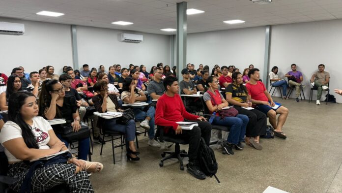 Participe do treinamento de Inteligência Artificial da Prefeitura de Manaus. Aprenda a criar currículos e treinar entrevistas com tecnologia. Inscrições abertas.