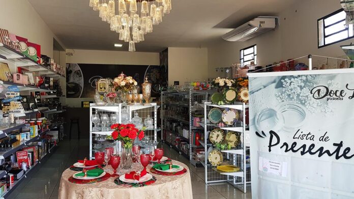 Pesquisa aponta que a intenção de compra para o Dia das Mães em Manaus chega a 98% dos consumidores, com investimento médio de R$ 256 por presente.