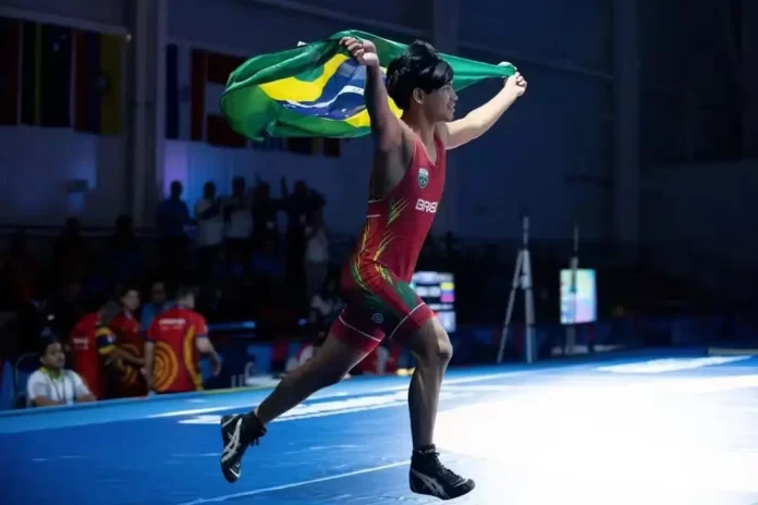 Lavozier Marubo vence categoria 65kg no wrestling sul-americano no Panamá.