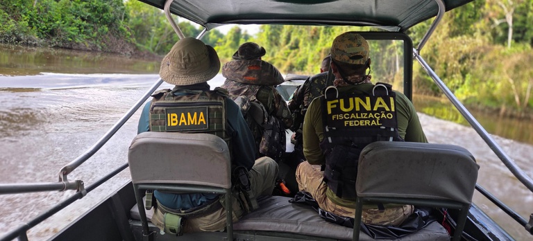 A Operação Wahanararai combateu a pesca ilegal e o desmatamento no Vale do Javari.