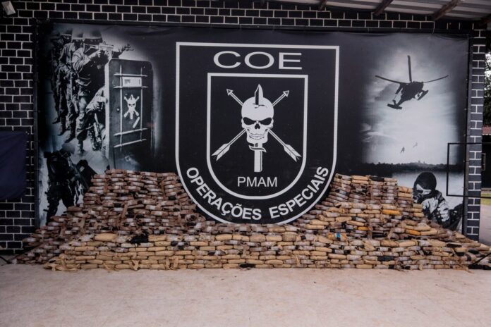 A PMAM registrou a apreensão de entorpecentes recorde no 1º trimestre de 2026 com 13,4 toneladas apreendidas e a captura de 390 foragidos da Justiça no Amazonas.