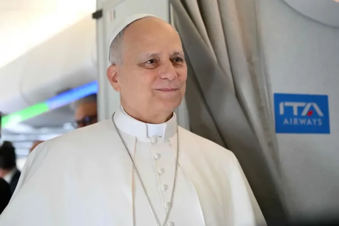 O Papa Leão afirma que não debaterá com Trump e defende a paz mundial.