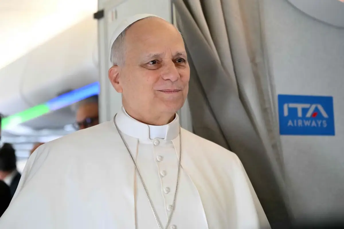 O Papa Leão afirma que não debaterá com Trump e defende a paz mundial.