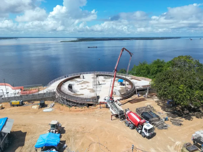 Parque Encontro das Águas avança em Manaus com conclusão da contenção do talude e previsão de entrega para 2026.