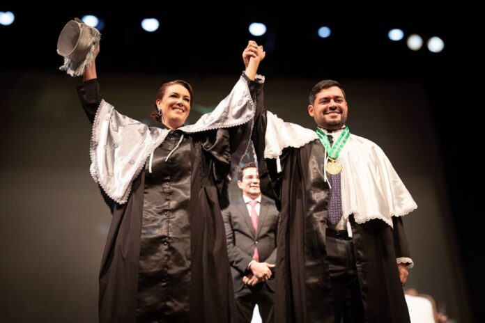 André Zogahib e Katia Couceiro foram empossados na Reitoria da UEA para o mandato 2026-2030.