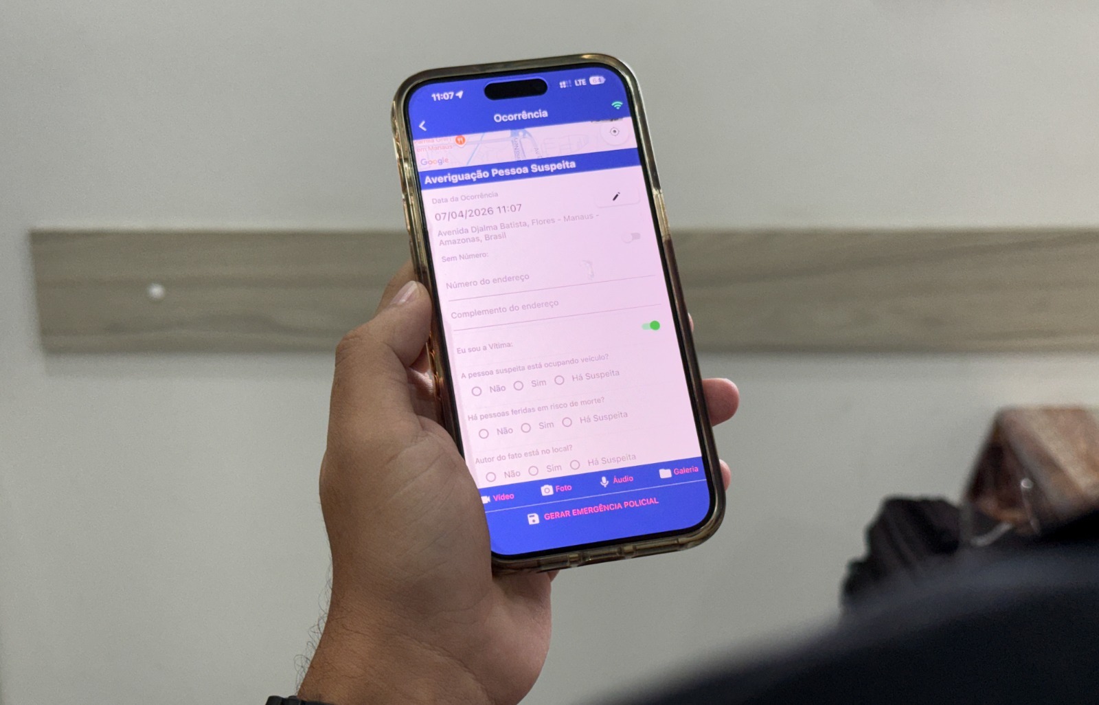 O aplicativo SSP-AM Cidadão agora possui botão do pânico para mulheres com medida protetiva no Amazonas, com envio de localização e fotos em tempo real.