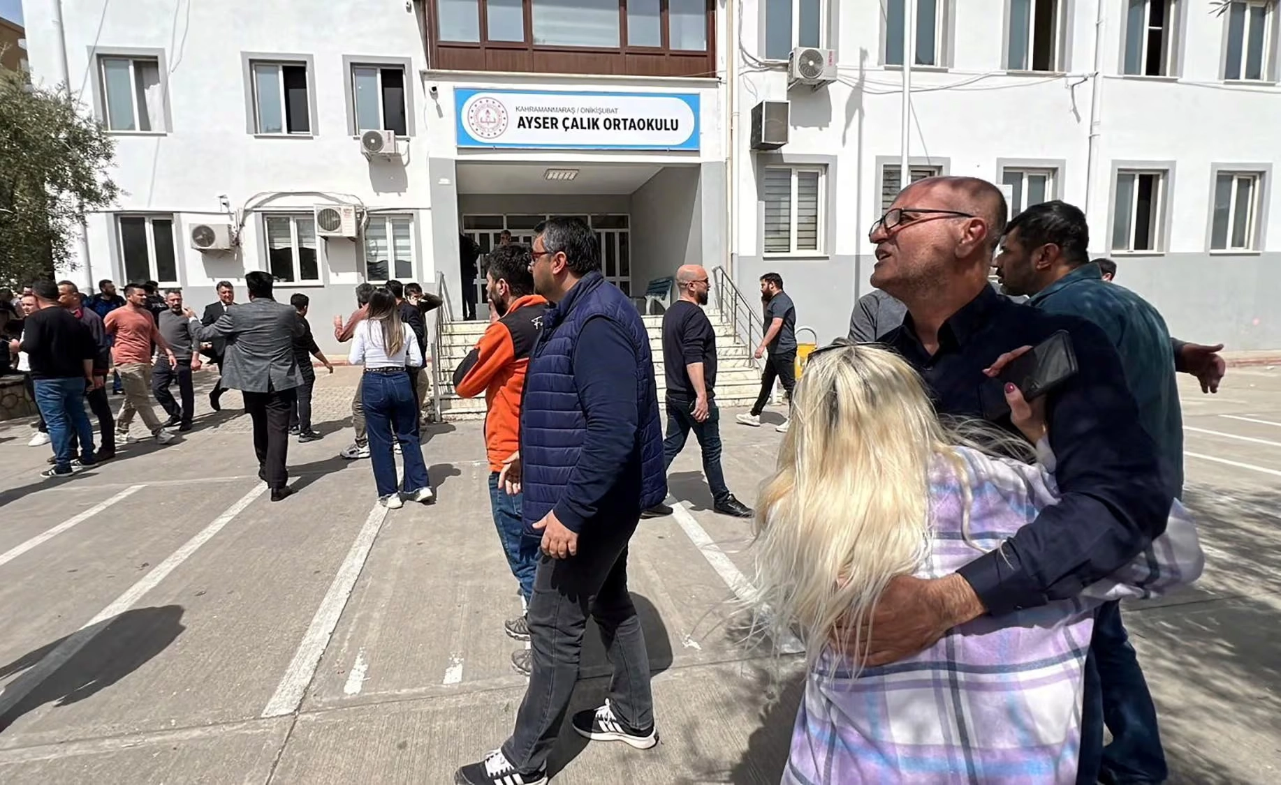 Ataque em escola na Turquia deixa 9 mortos em Kahramanmaraş e aumenta alerta após segundo caso em 48 horas no país.