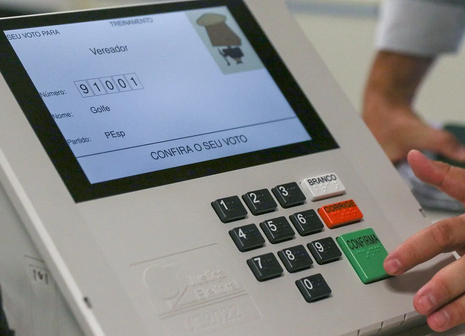 MP Eleitoral fiscaliza as Eleições 2026 em Maués e Boa Vista do Ramos. Saiba prazos para o título e as ações preventivas para garantir a lisura do pleito.