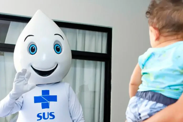 Conheça a análise internacional sobre a saúde pública brasileira e como a mobilização social protegeu o sistema de vacinação contra a desinformação.