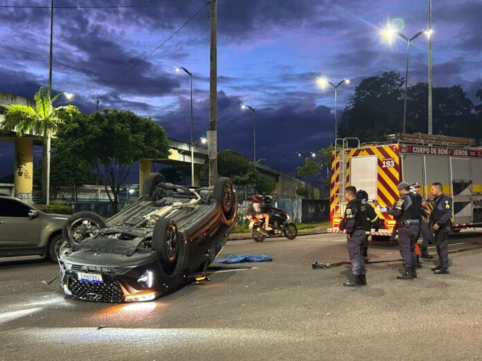 Um capitão do Exército morreu em um grave acidente na Bola do Coroado, em Manaus.