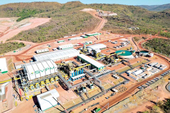 Deputados do PSOL pedem à PGR a anulação da venda de mineradora de terras raras em Goiás para empresa dos EUA, alegando risco à soberania nacional e economia.