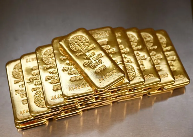 Projeto de Lei 3025/2023 sobre a rastreabilidade do ouro é aprovado na Câmara. Entenda os impactos e as preocupações do setor com brechas para o garimpo ilegal.