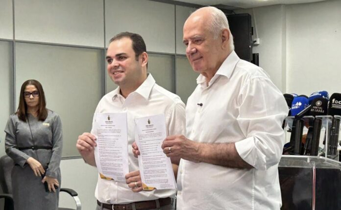 Eleição indireta AM: Roberto Cidade e Serafim Corrêa registram primeira chapa para disputa ao governo do Amazonas.