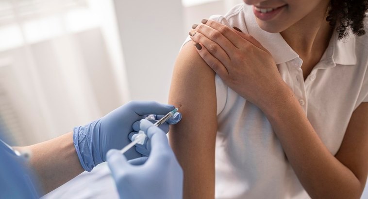 Estudo revela que 26,4% das adolescentes brasileiras não tomaram a vacina do HPV.