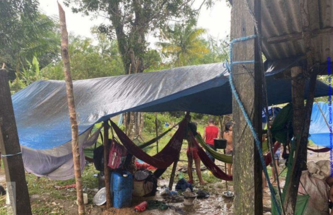 Justiça ordena que a União garanta o pagamento de benefícios sociais dentro dos territórios indígenas na Amazônia para evitar deslocamentos e vulnerabilidade.