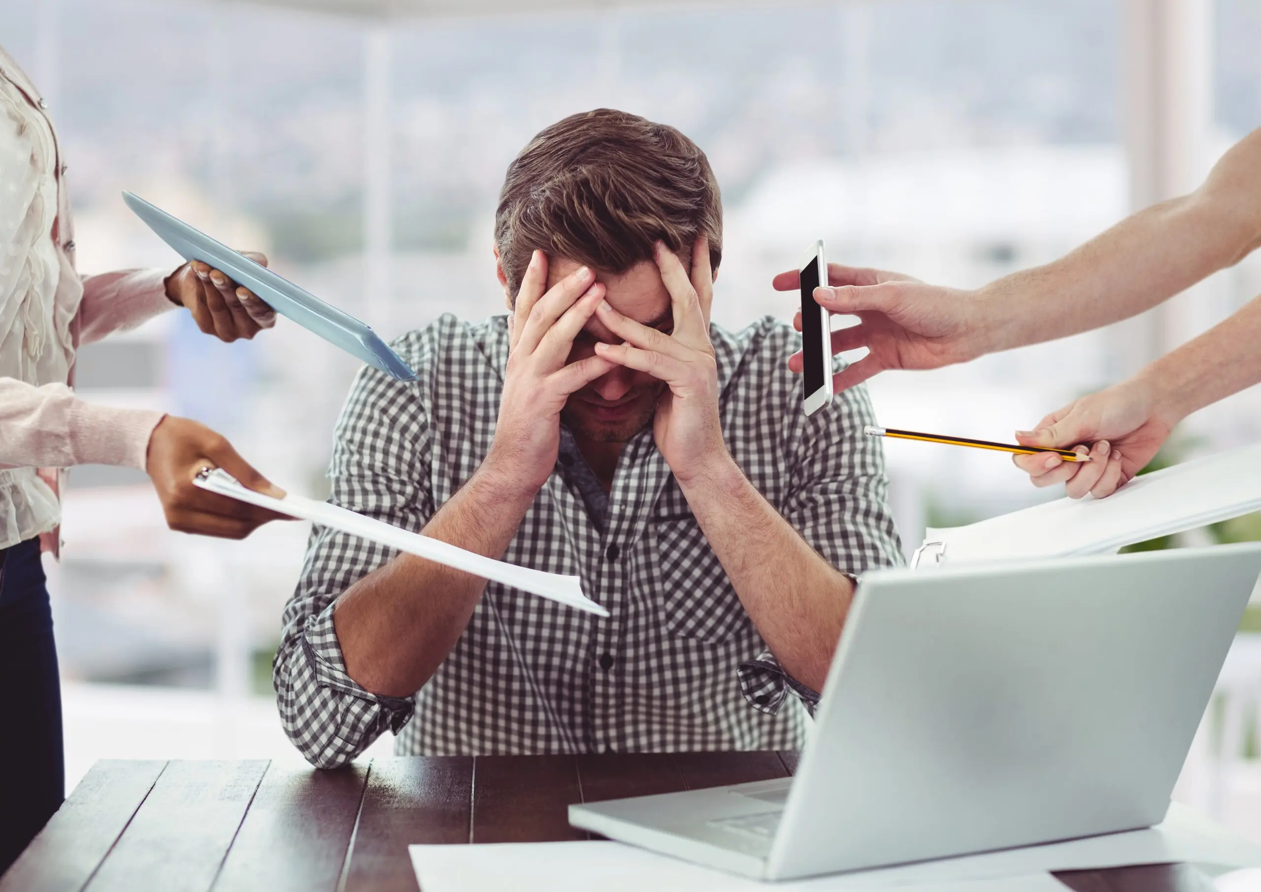 O burnout silencioso começa a adoecer o corpo antes da mente.