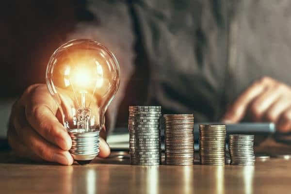 Conta de luz no Amazonas terá reajuste médio de 6,58% a partir de 26 de maio, segundo aprovação da ANEEL.