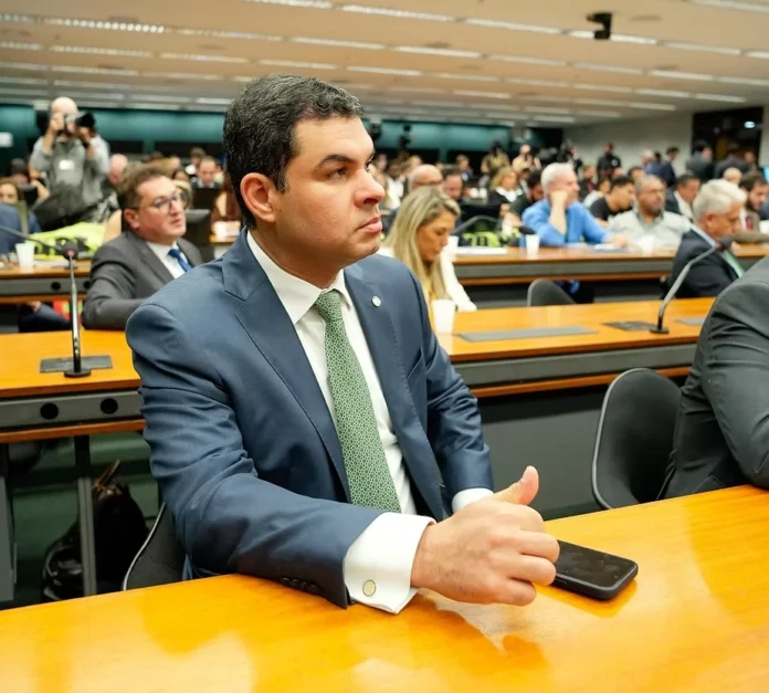Fim da escala 6x1 será debatido em seminário na Aleam, em Manaus, com participação de trabalhadores e setor produtivo.