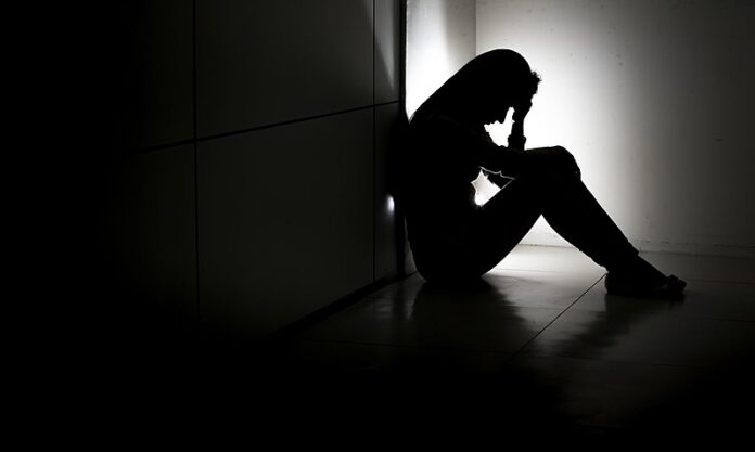 Entenda por que o desaparecimento de mulheres cresce na América Latina e como o tráfico sexual e a falta de políticas públicas alimentam essa crise humanitária.