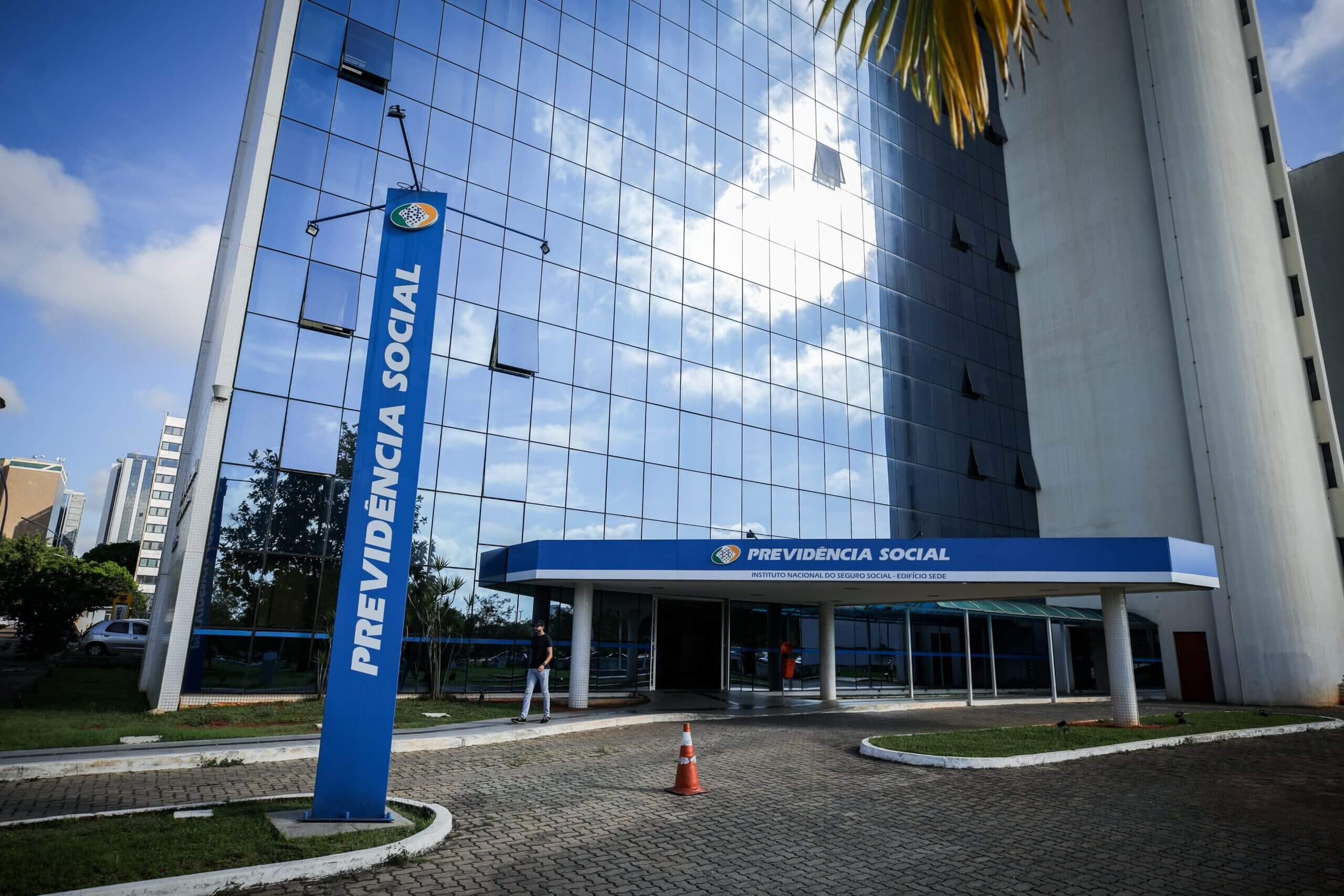 Entenda o impacto do vazamento do INSS após falha de segurança no sistema da Dataprev.